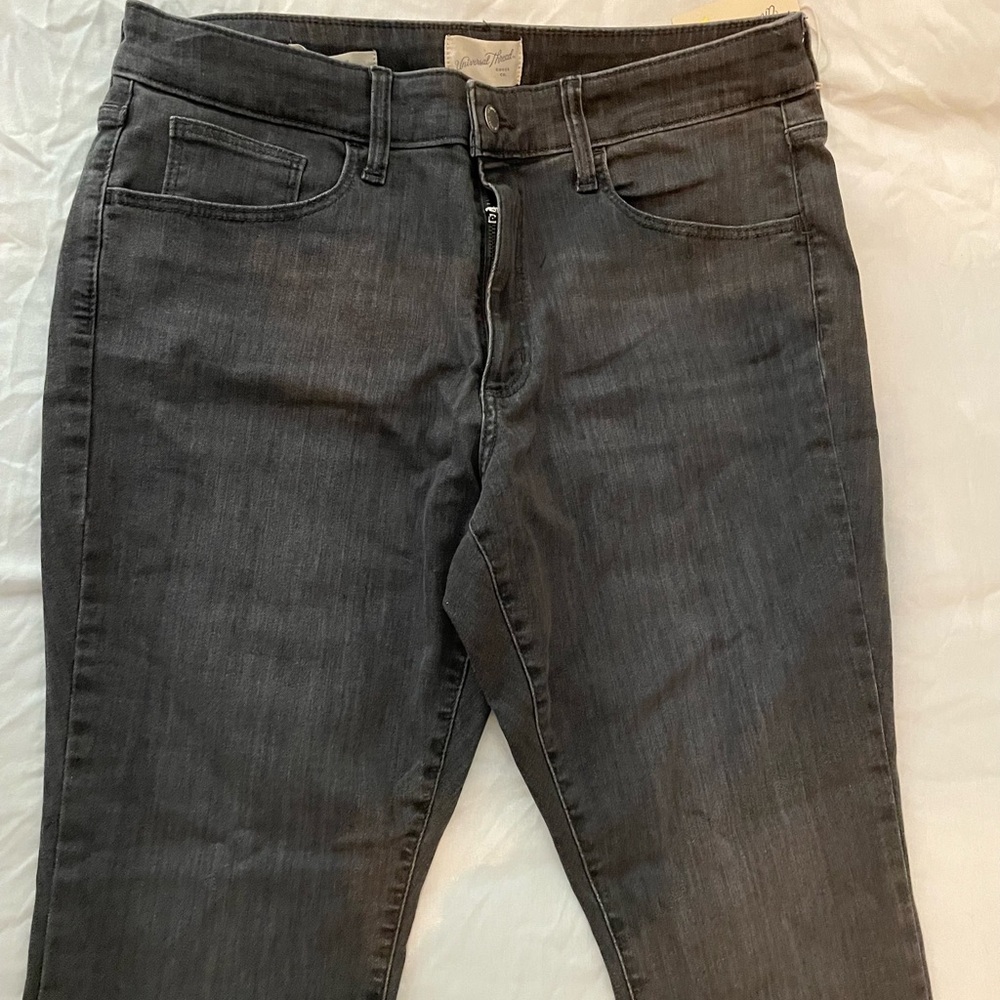 Universal Thread Jeans - Picture 2 of 7
